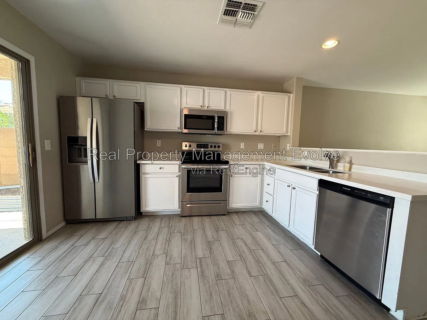 3 bed, 2.0 bath, 1139 sqft, $1,499 — Photo 4