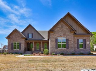 67 McMullen Ln, Gurley, AL 35748