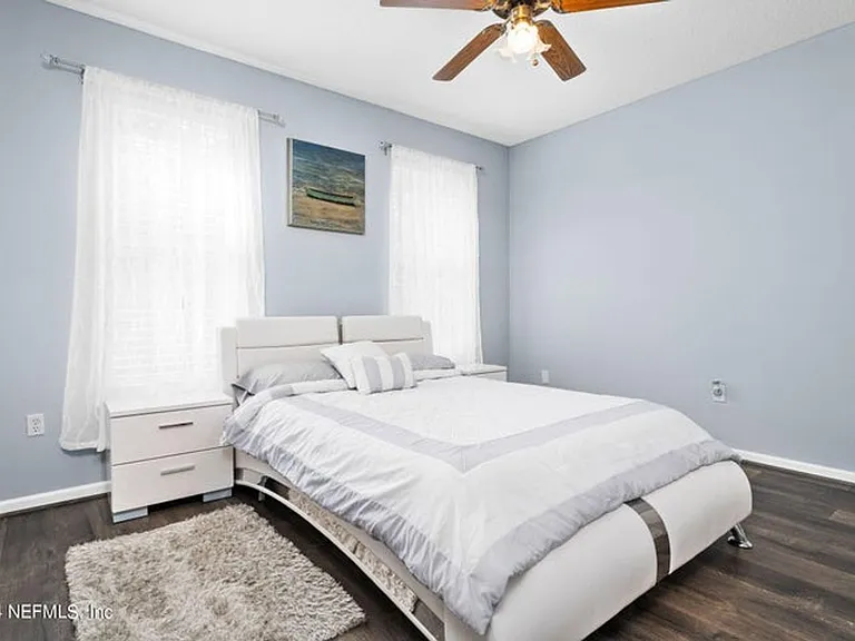 425 Oak Pond Dr — Photo 33