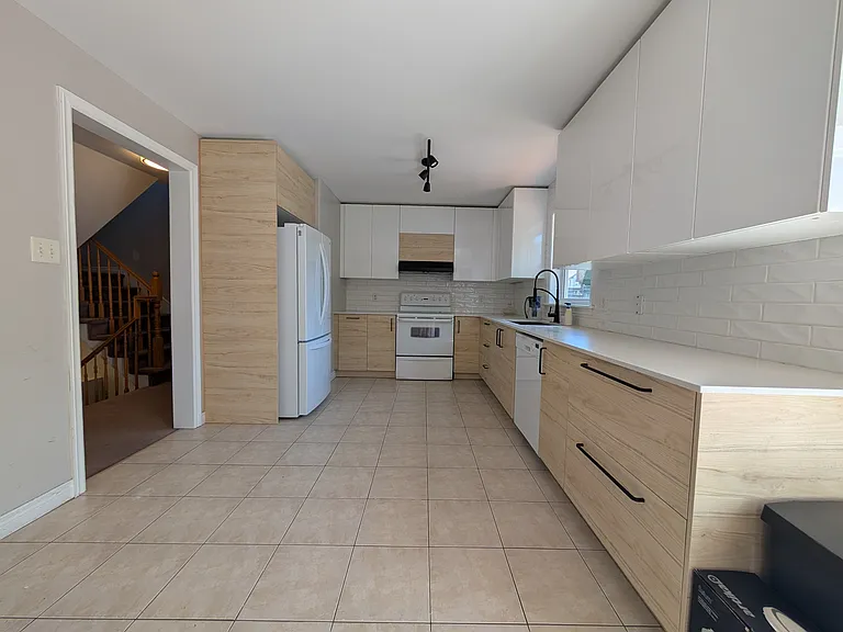 14 Stone Hill Pl — Photo 7