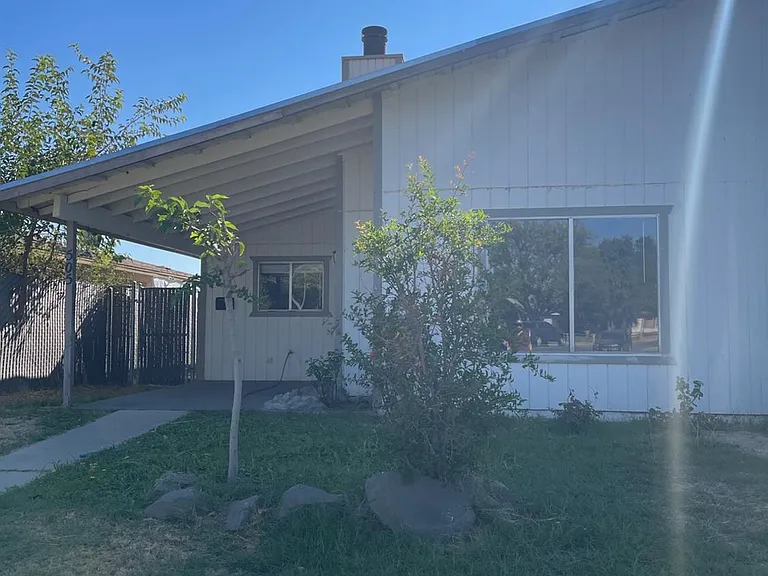 S Coalinga St — Photo 1