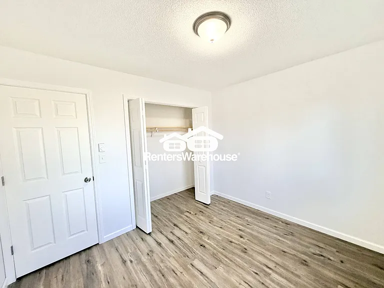 211 S Green St #4 — Photo 13