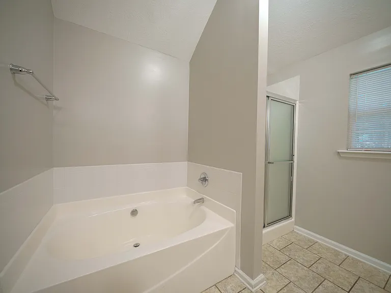 3121 Alexandria Dr — Photo 20