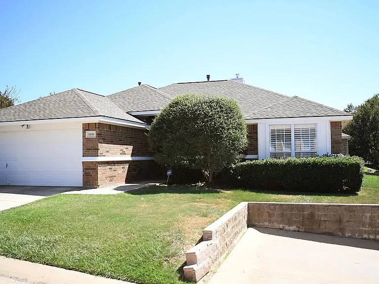5100 Chesterfield Pl — Photo 3