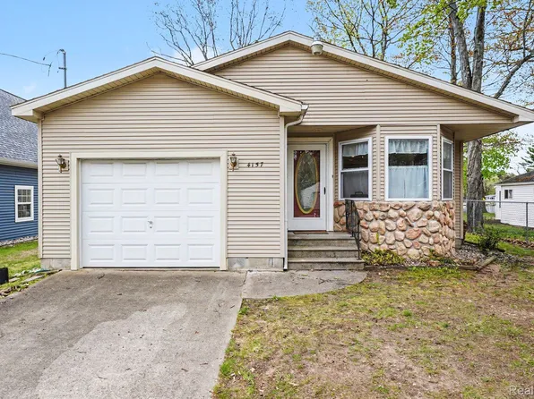 4157 Betty Lee Blvd, Gladwin, MI 48624