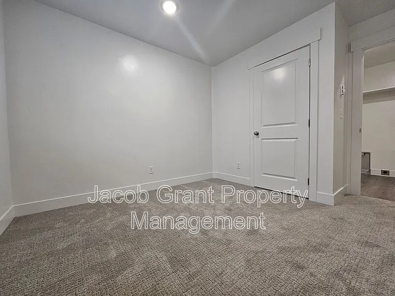 6133 N Freedom Ave #4 — Photo 15