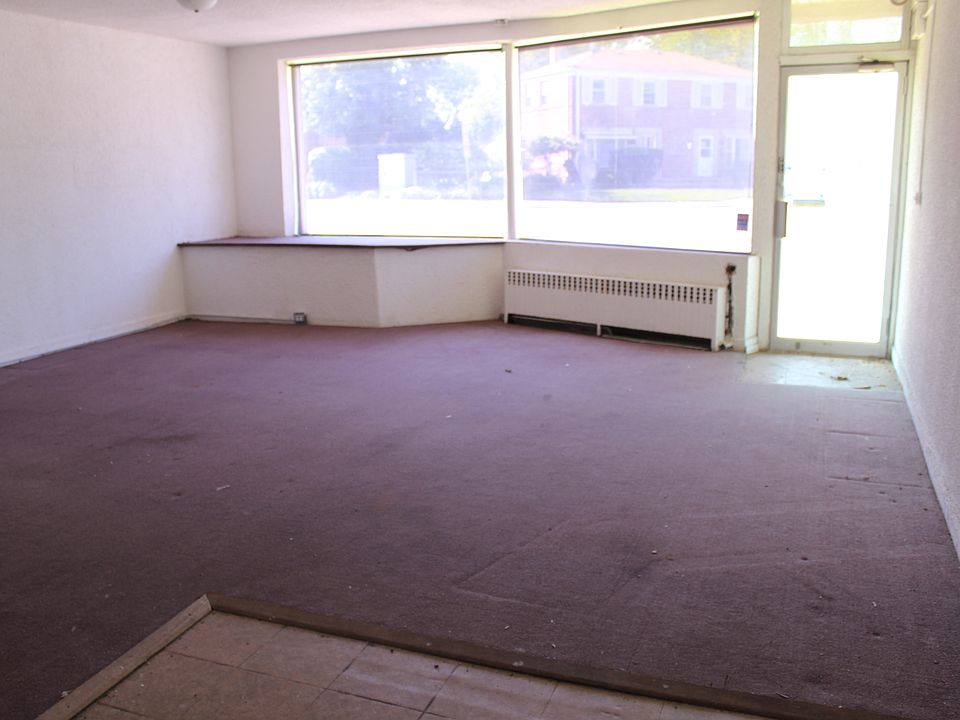 2nd image of 9804 Grand Ave