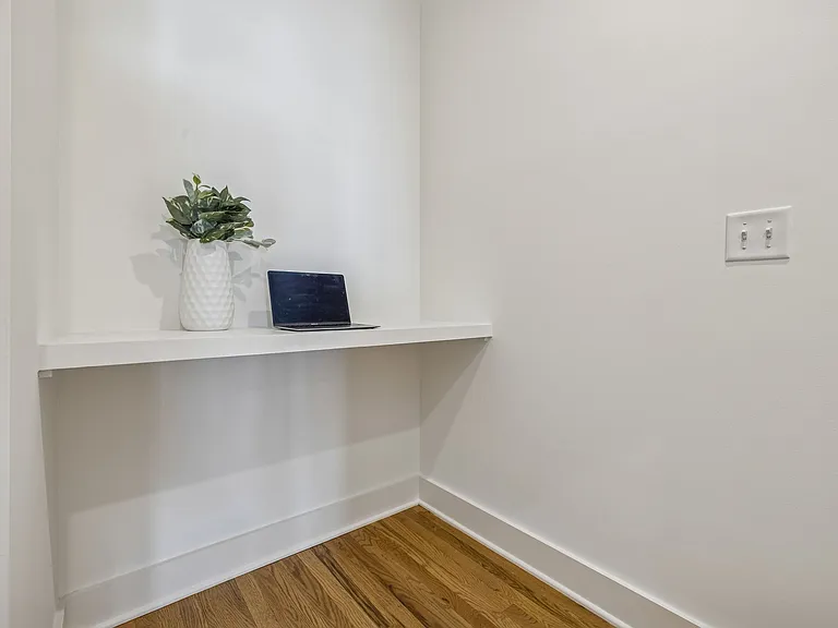 100 Thompson Ln #6 — Photo 23