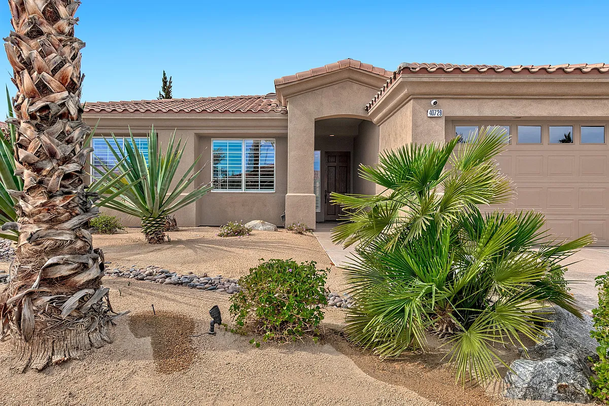 Building Photo - 40729 Palm Ct
