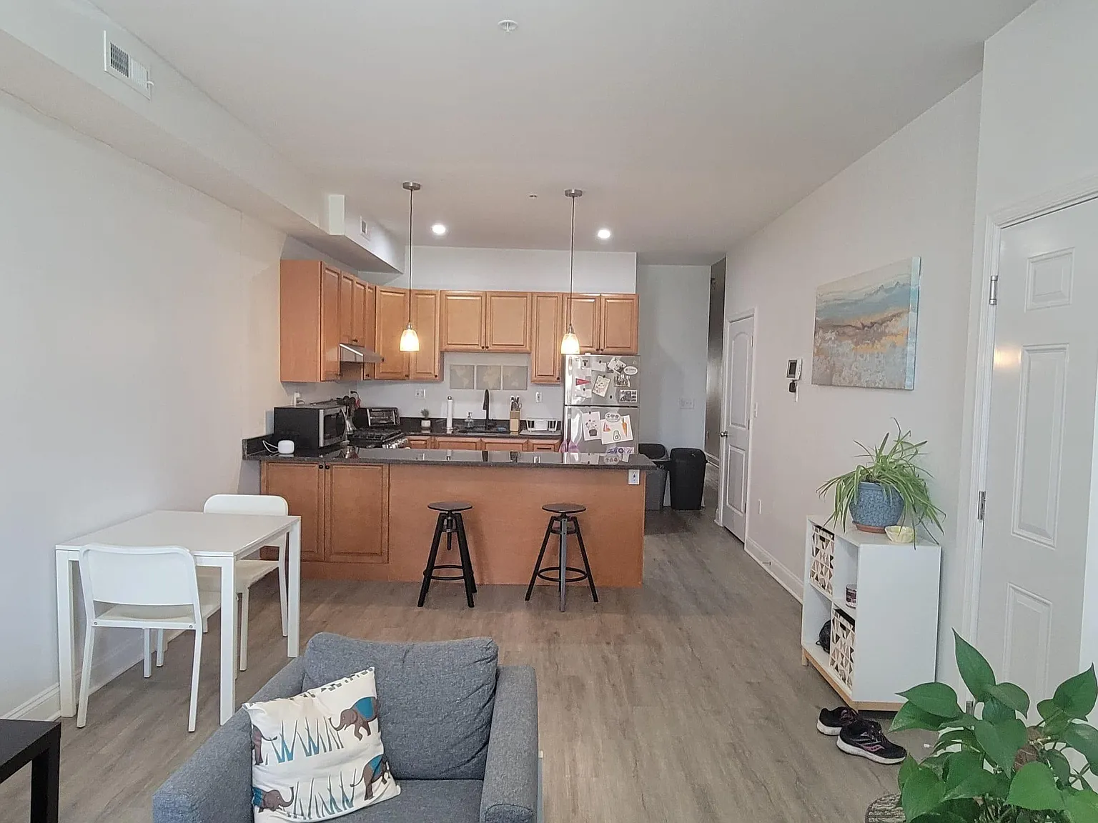 2 bed, 1200 sqft, $1,700 — Photo 3