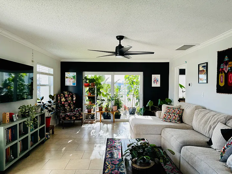 236 Castlewood Dr #201 — Photo 1