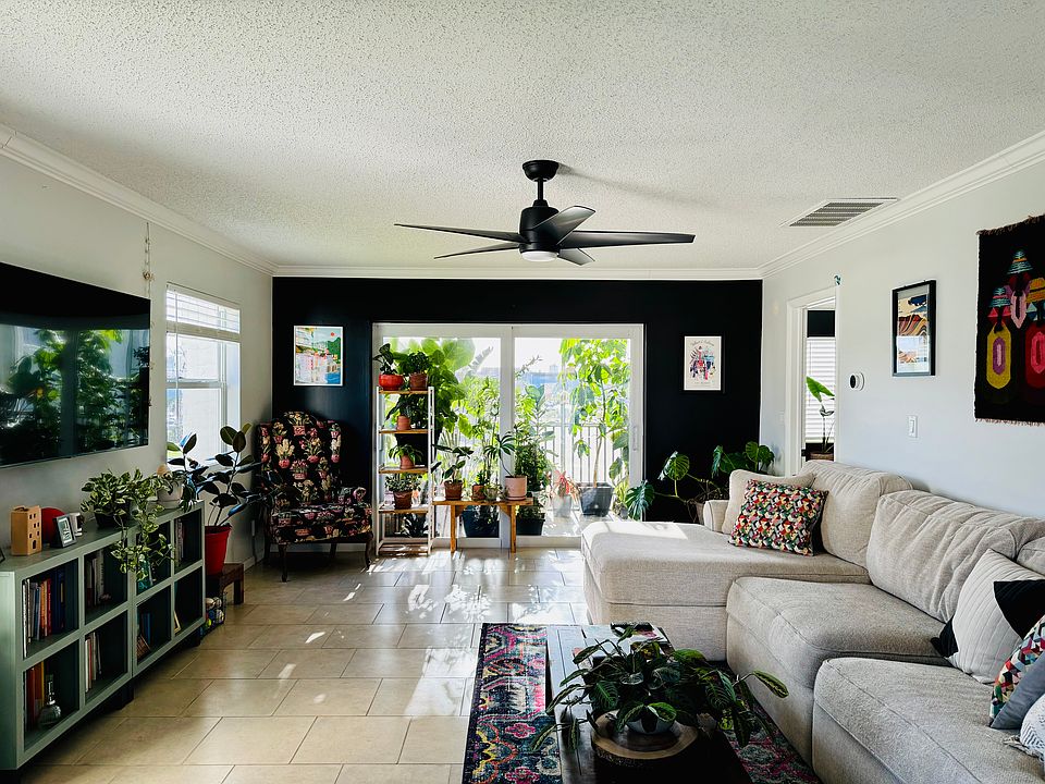 1st image of 236 Castlewood Dr APT 201