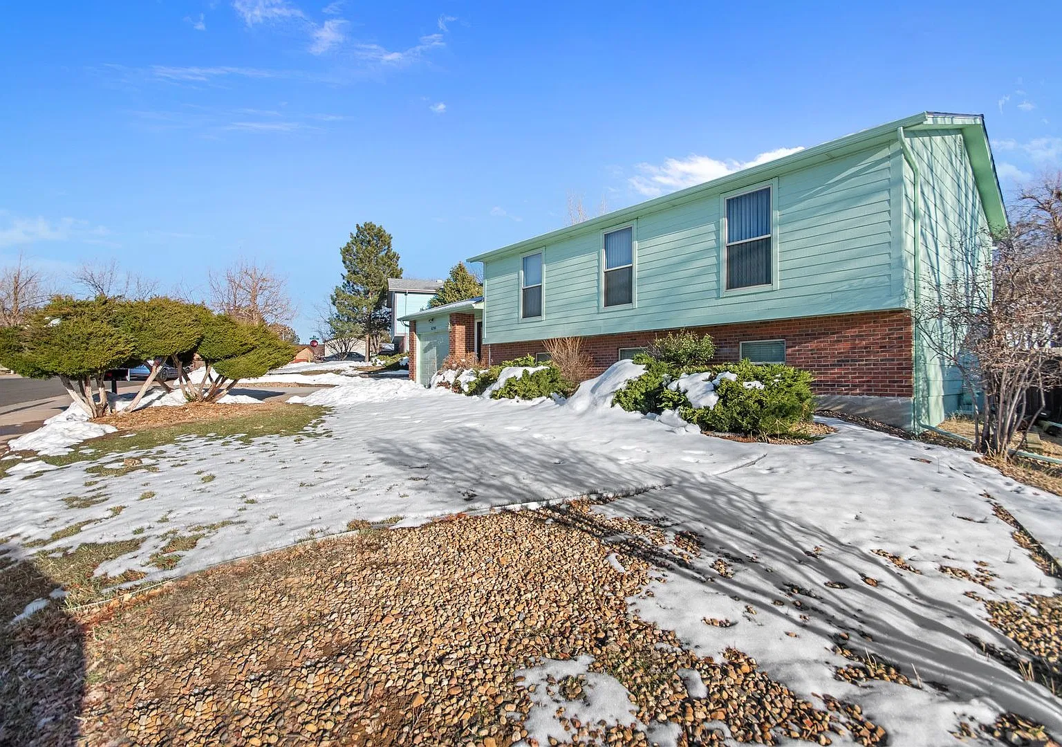 Charming 3-Bedroom, 2-Bathroom Split-Level Home with Large Yard — Photo 4