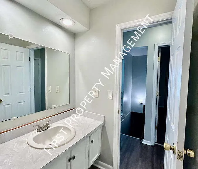 4794 Forest Wood Ln #B — Photo 8