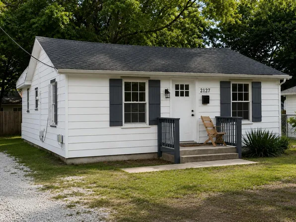 2127 N Grace Avenue, Springfield, MO 65803