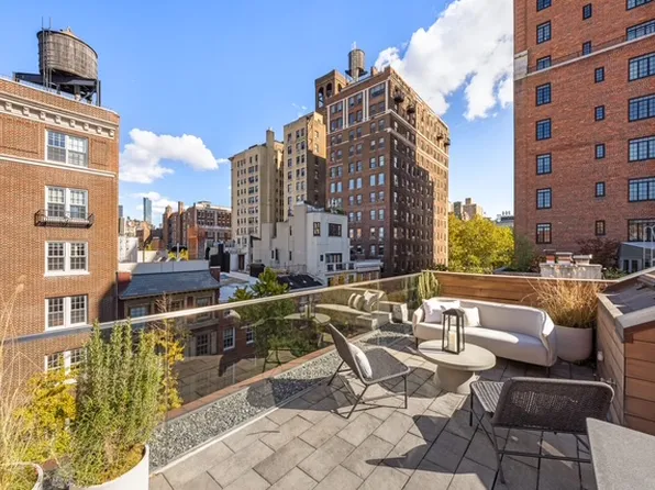 80 Washington Place image 21 of 26