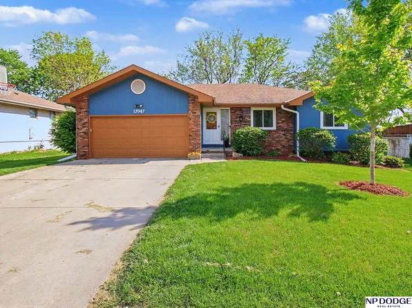 13947 Arbor Cir, Omaha, NE 68144
