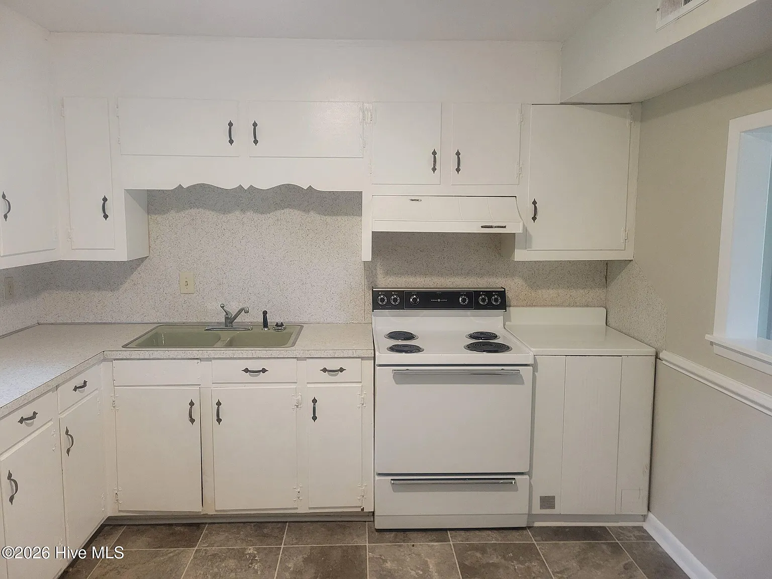 1 bed, 1.0 bath, $800 — Photo 4
