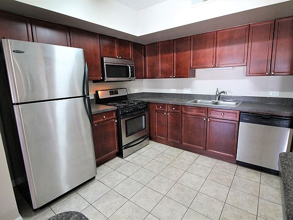 5th image of 635 Perrie Dr APT 305