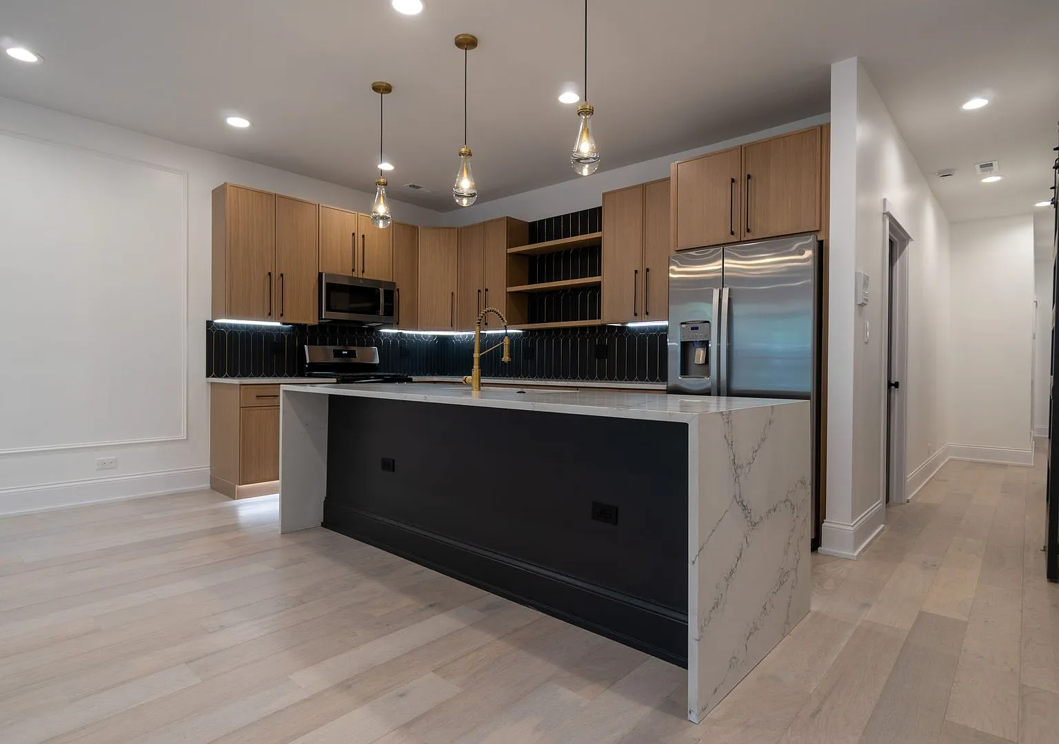 Newly Rehabbed 3-bedroom, 2-bath Gem with In-Unit Washer/Dryer! Discover Uptown Living. — Photo 1