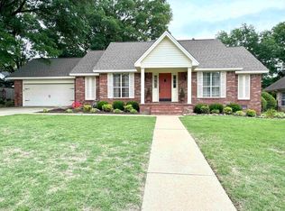 104 River Oaks Ct, Searcy, AR 72143