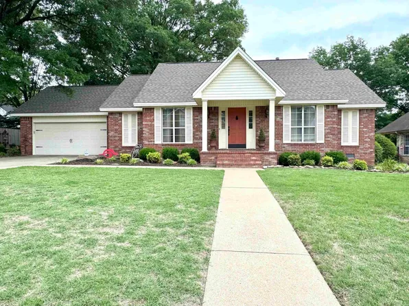 104 River Oaks Ct, Searcy, AR 72143