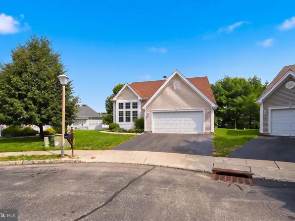 7 Bayou Ct, Barnegat, NJ 08005