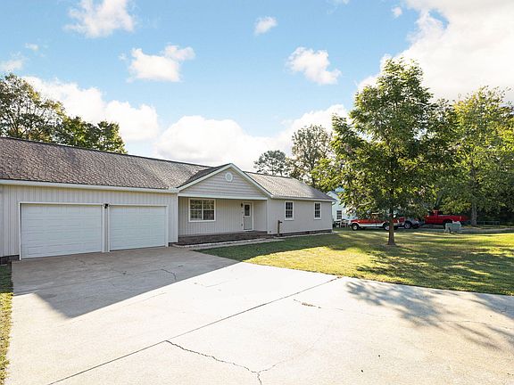 3rd image of 10206 Bear Trail Dr