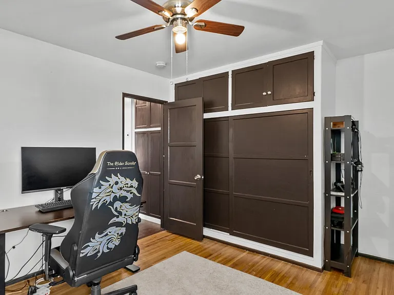 1327 W Ivesbrook St — Photo 17