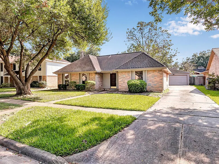 2710 Green Fields Dr — Photo 36