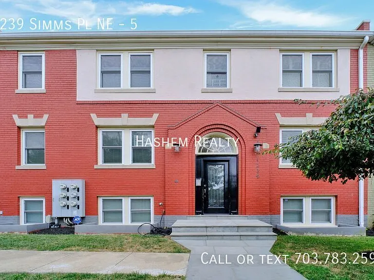 1239 Simms Pl NE #5 — Photo 1