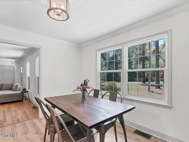 109 Grampian Way — Photo 14