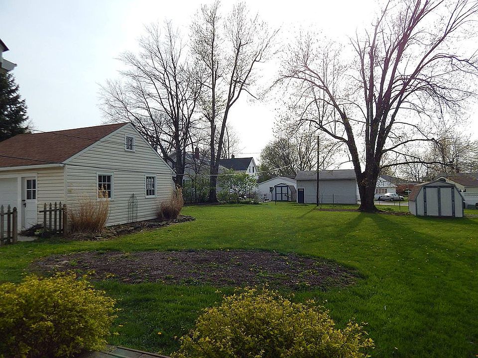 2nd image of 829 McKinley Ave