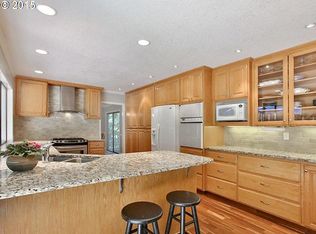 17901 Meadowlark Ln, Lake Oswego, OR