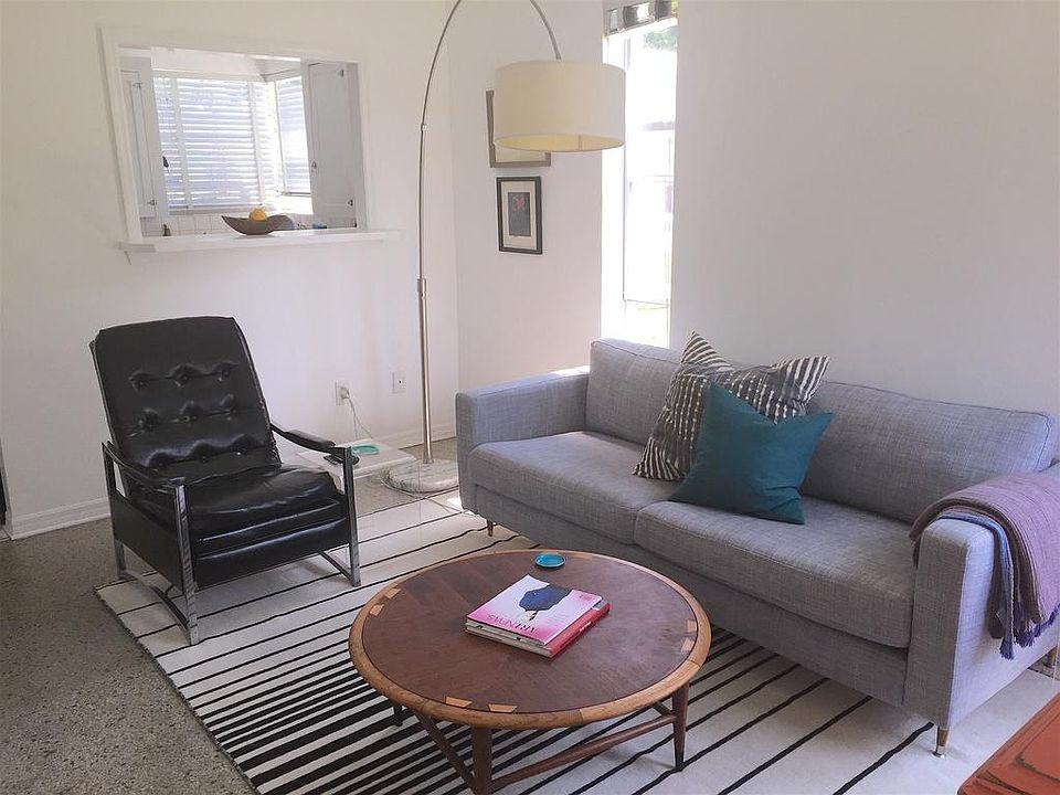 Spacious living room
