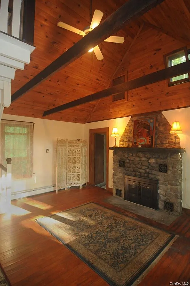 2 bed, 1.0 bath, 1008 sqft, $2,000 — Photo 3