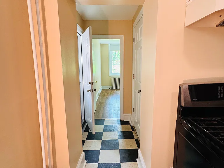 281 Rochelle Ave #1 — Photo 6