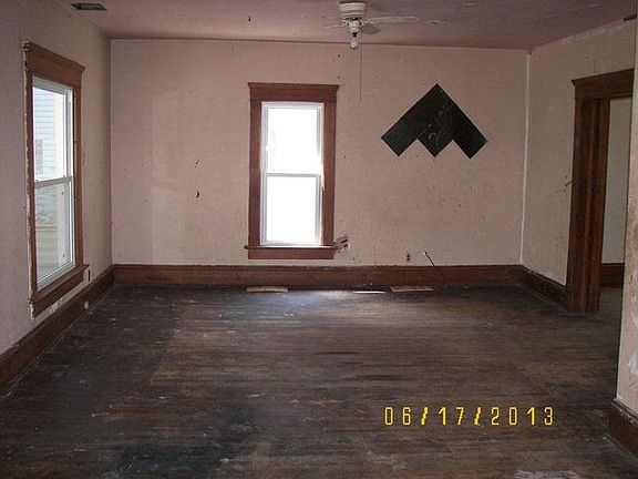 2nd image of 130 Columbia Ave
