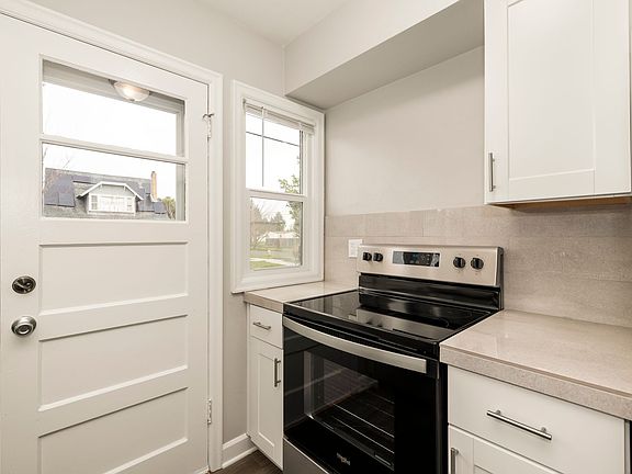 4th image of 349 NE 3rd Ave #1B-1BA-600SQFT
