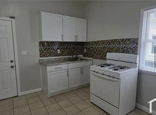 86 Sanford Ave #1, Bridgeport, CT 06604