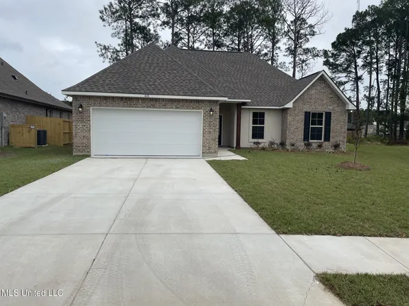 818 Leeward Dr, Biloxi, MS 39532