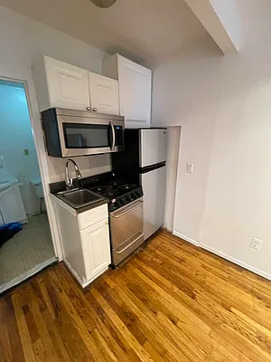 Rented by KNOCKKNOCK LLC | media 3