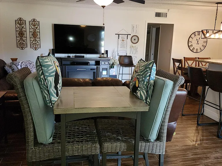 101 Country Ln — Photo 11