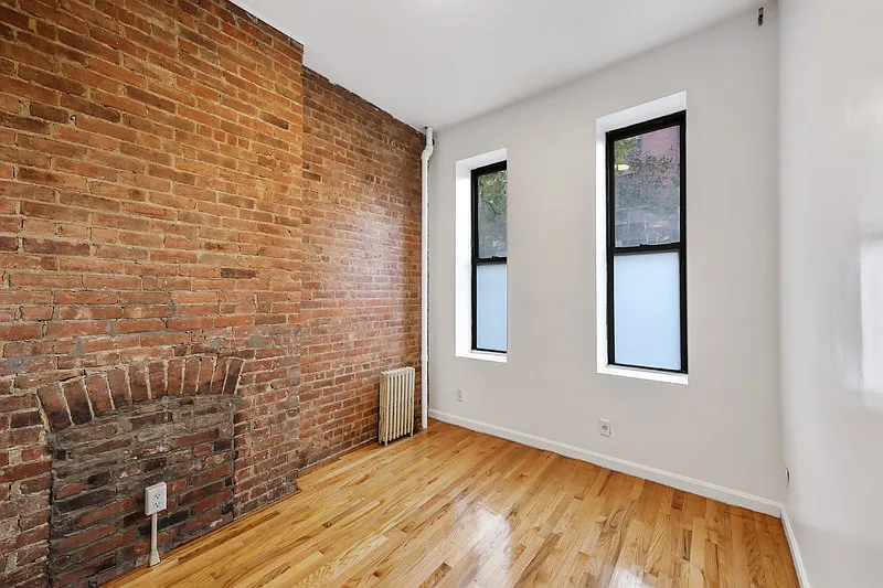 Building Photo - 449 W 48th St #1E