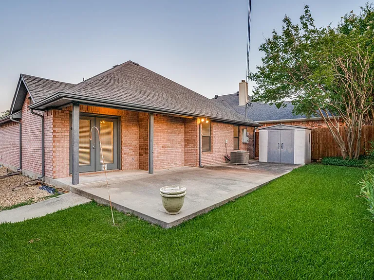 4820 Ashworth Ct — Photo 32