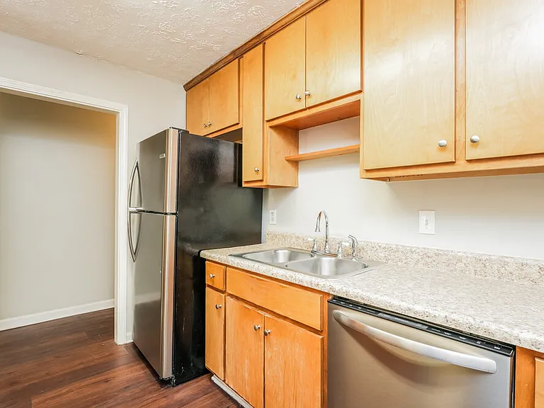 465 Rosehill Dr — Photo 7