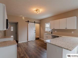 4123 S 39th St, Omaha, NE 68107