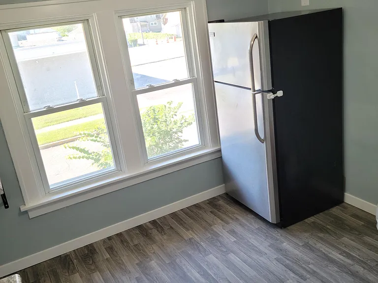 2023 Miami St #C — Photo 2