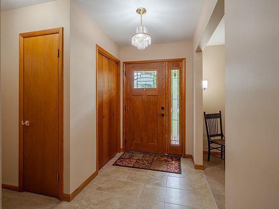 3rd image of 1101 Glenmoor Ct