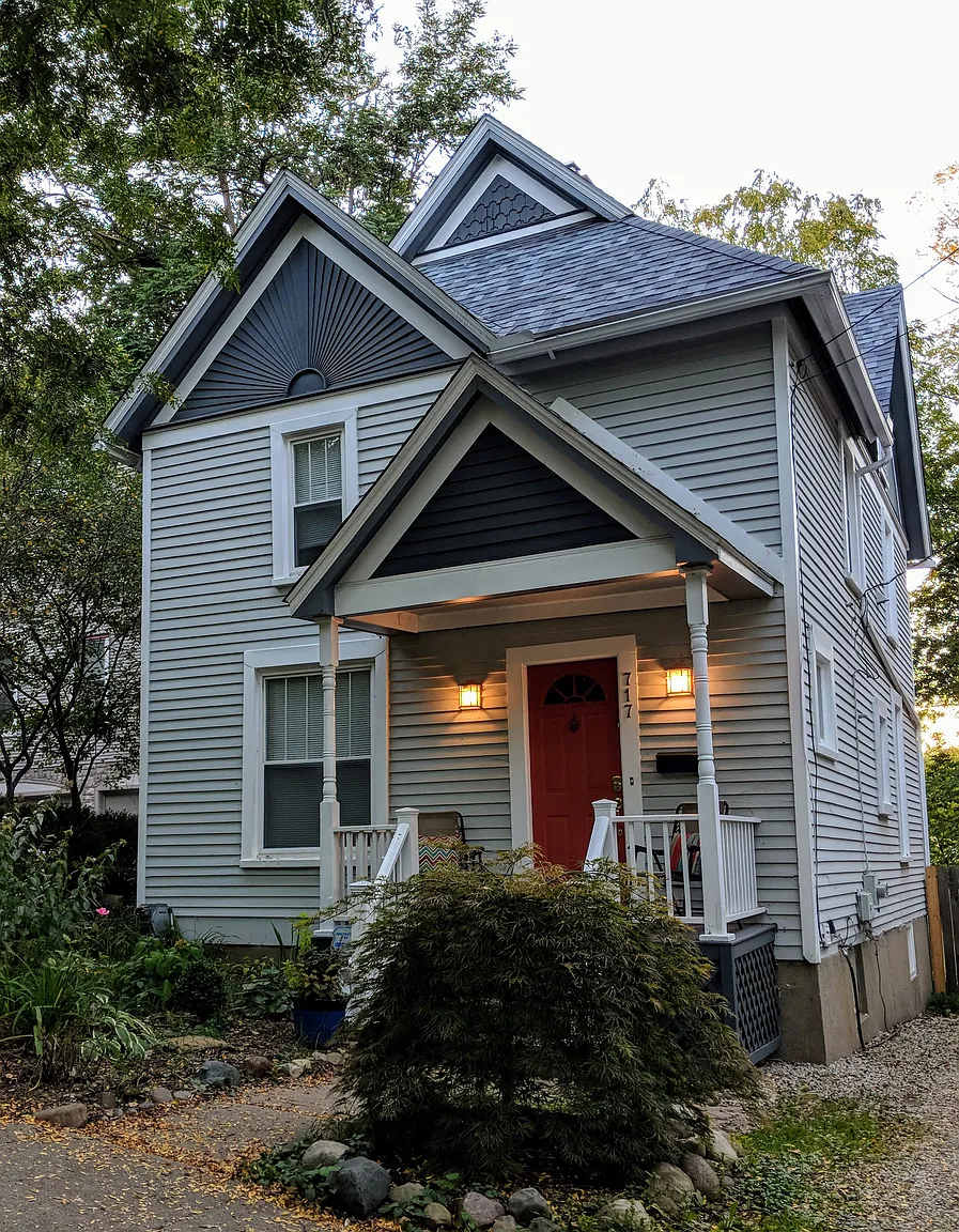 717 N 4th Ave photo 1